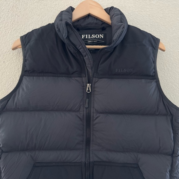 Filson Featherweight Down Puffer Vest Mens Large Faded Black Outdoor Minimalist - Picture 6 of 13